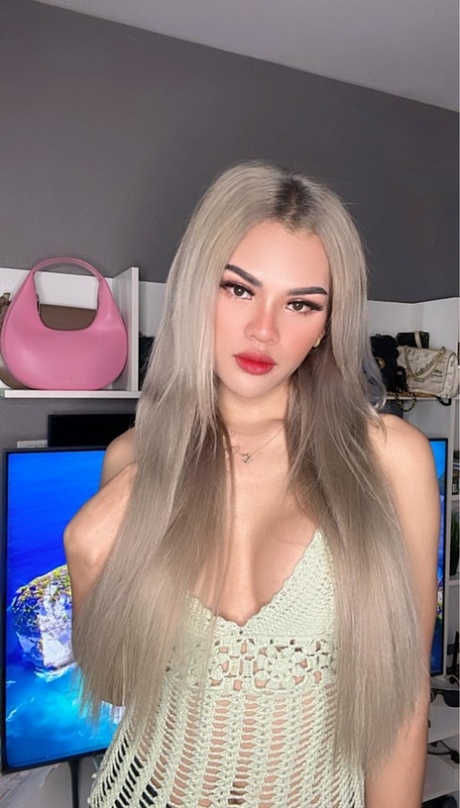 teen ladyboy beautiful nude archive