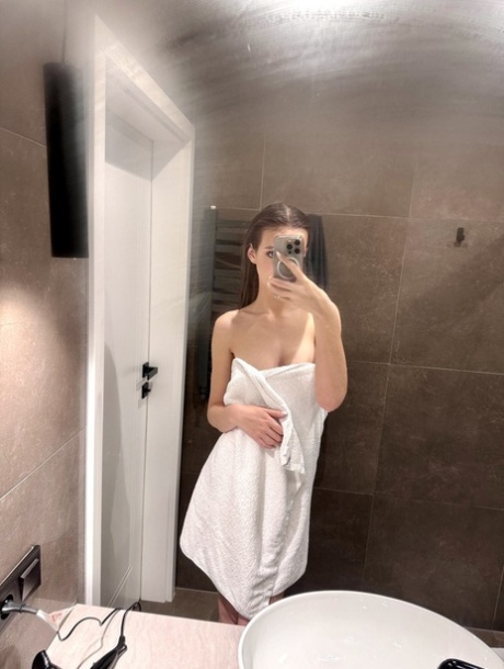 mirror selfie beautiful xxx pic