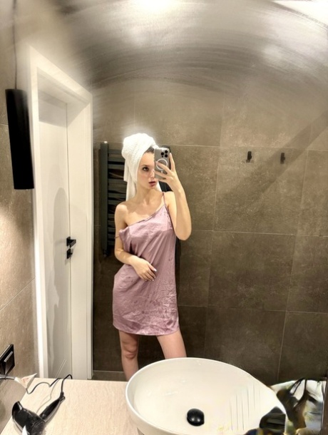 mirror selfie xxx pics