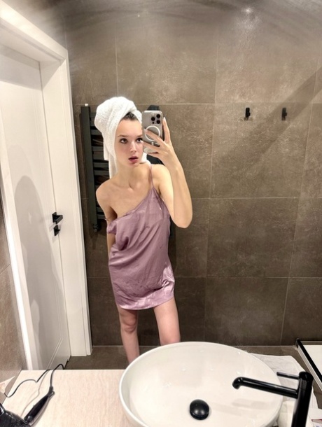 mirror selfie xxx photos