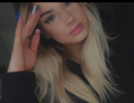 blondynka selfie ekskluzywny erotyczny kino