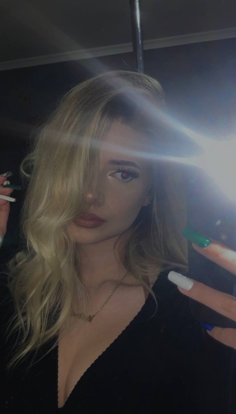 mirror selfie adult gallery