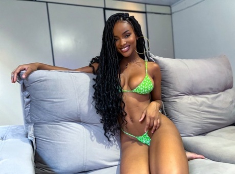 bikini brésilien haut nu photo