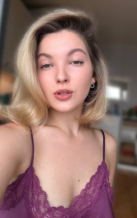 solo model free naked galleries