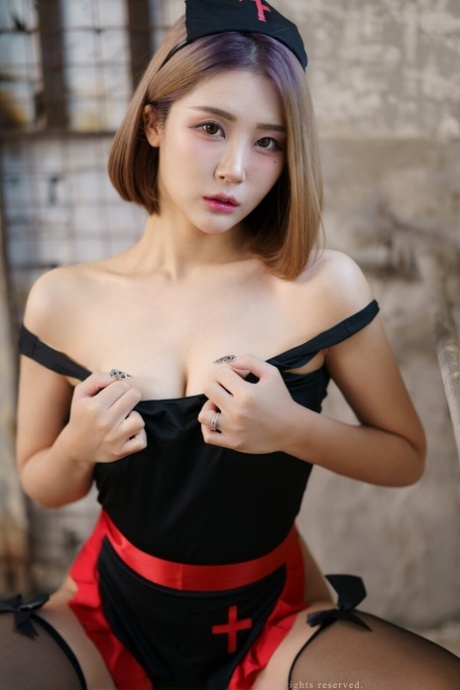 cameriera asiatica hd erotico Immagine
