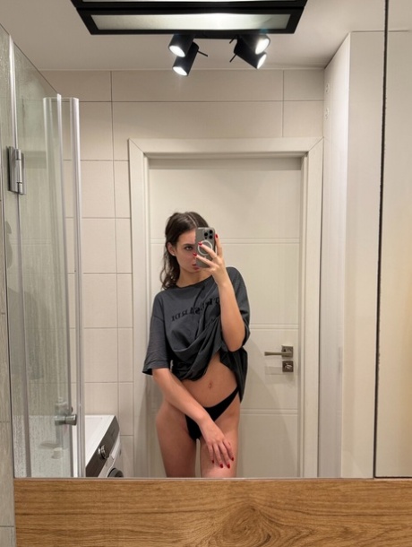 sexy selfie free gallery