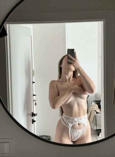 mirror selfie sex archive