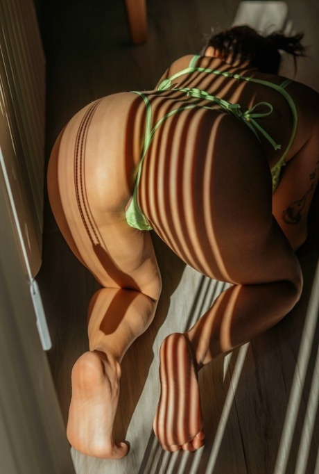 pretty feet porn images