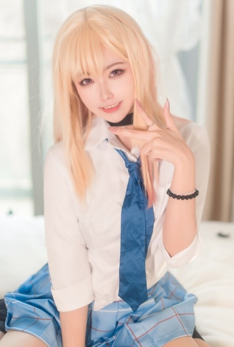 ティーンコスプレ ヌード 写真