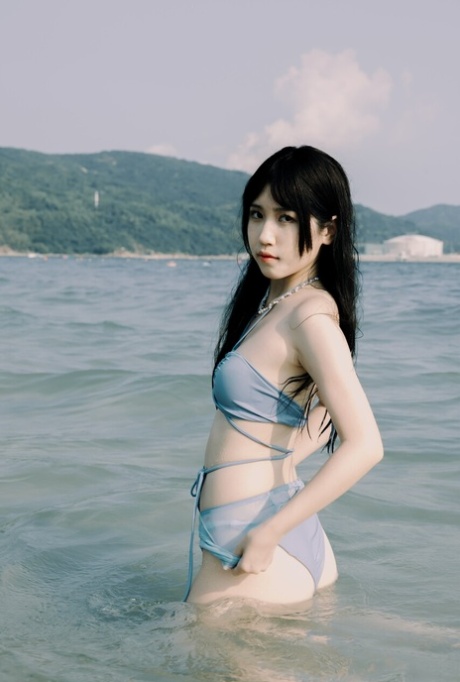 asijské bikiny sex zdarma fotografie
