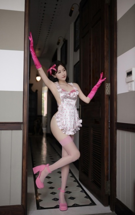 asian maid nude pic