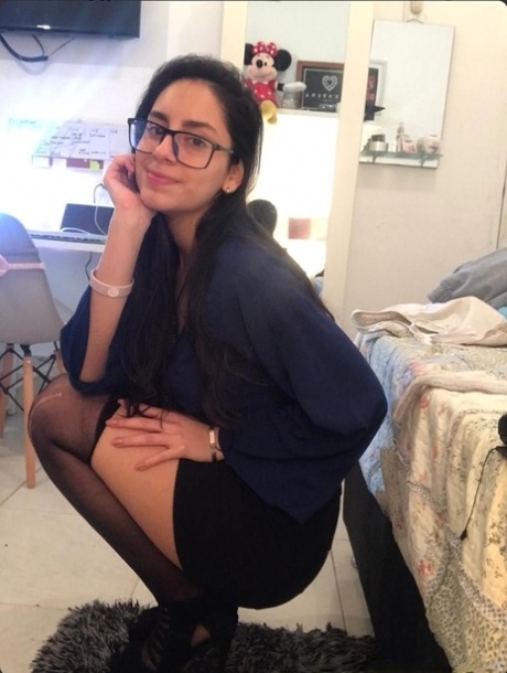 brunette secretary naked galleries