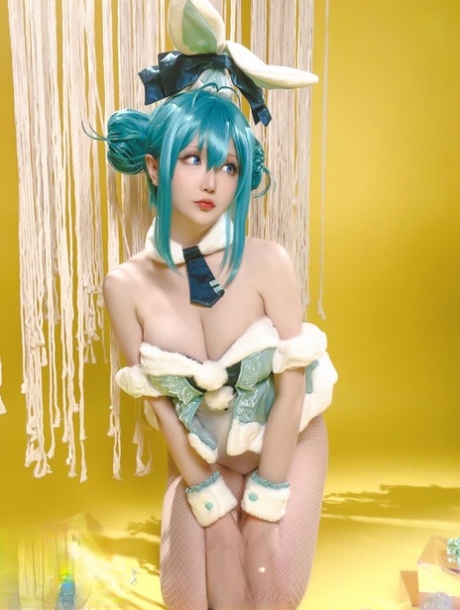brunetka puma sexy akty obr