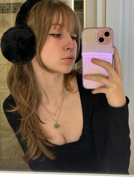 mirror selfie hot nude gallery