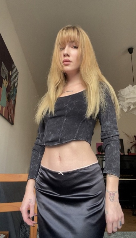jupe blonde pornographique xxx archive