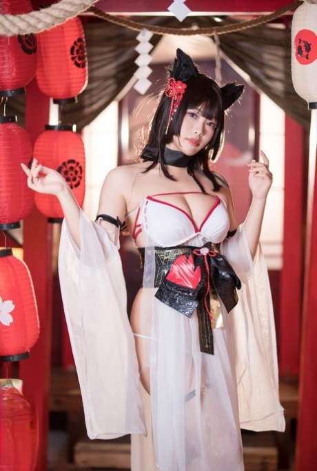 vollbusiges Cosplay xxx schöne bild