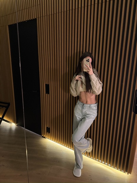mirror selfie erotic picture