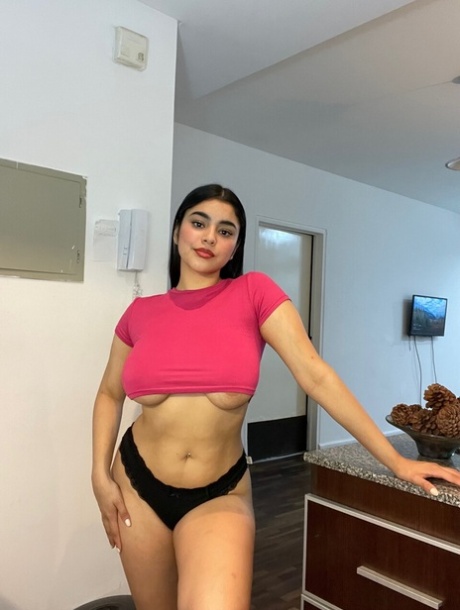 morena con curvas superior exclusivo archivo