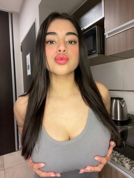 tette grosse pornografico per adulti foto