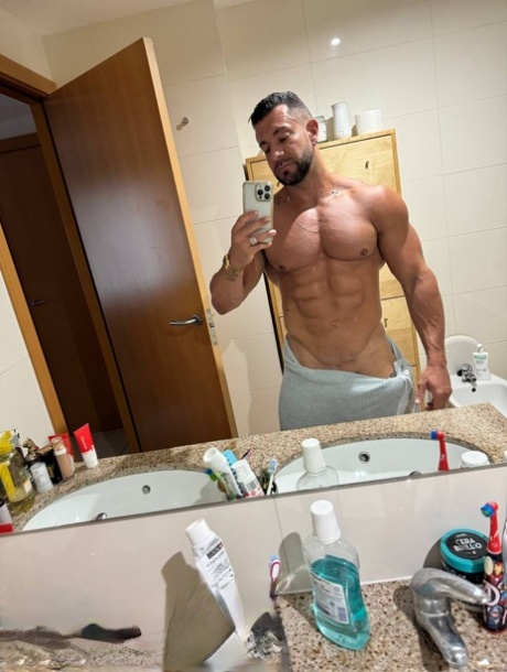 amateur gay free naked picture