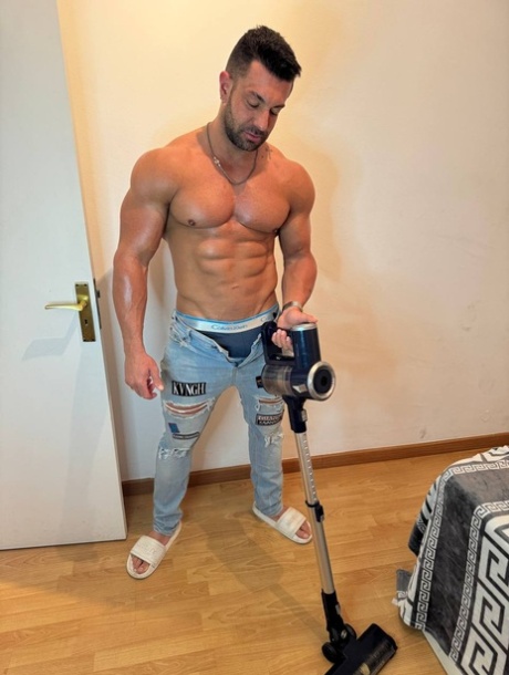 amateur gay nude photo