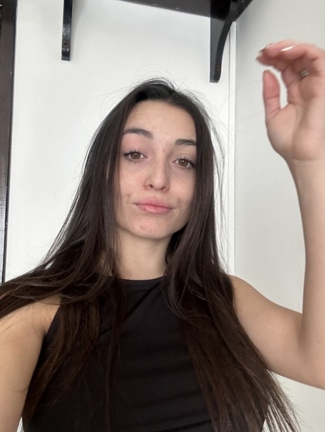 sexy selfie top image