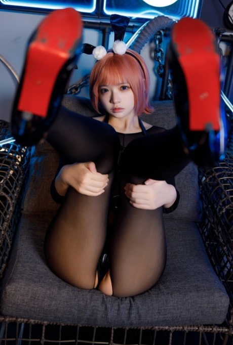 petite babe hot images