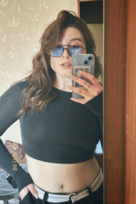 brunette glasses perfect photos