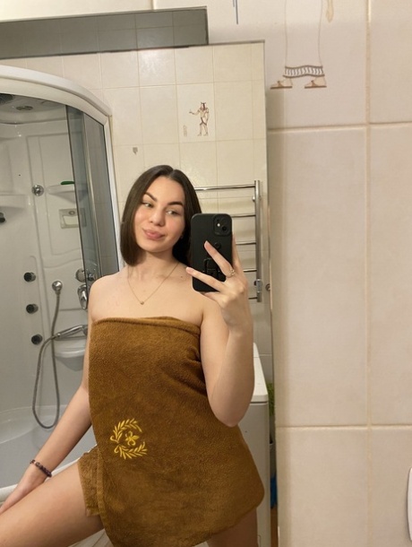 mirror selfie free porn galleries