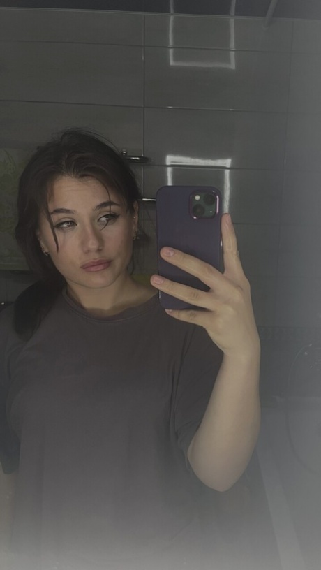 selfie fatto in casa nudo in alto immagine