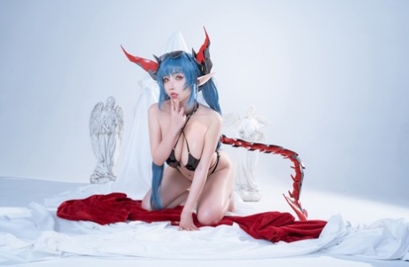 巨乳コスプレ 無料裸 画像