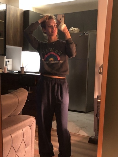 mirror selfie xxx pictures