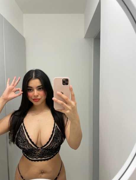 Selfie mit großen Titten perfekte exklusive bild