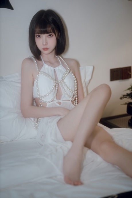 piccolo asiatico nudo esclusivo fotografie