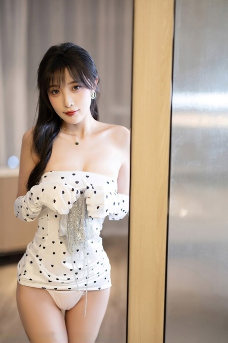 tiny asian sexy nudes pictures