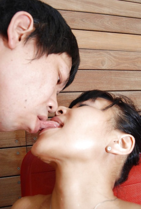 baci asiatici sesso perfetto immagini