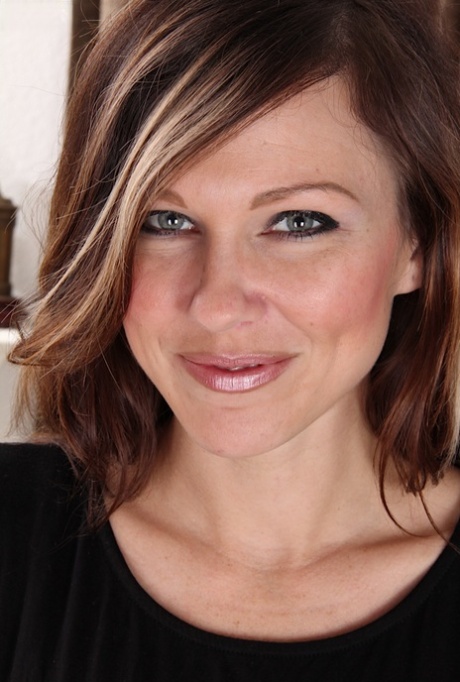MILF-Gesicht erwachsene nackte foto