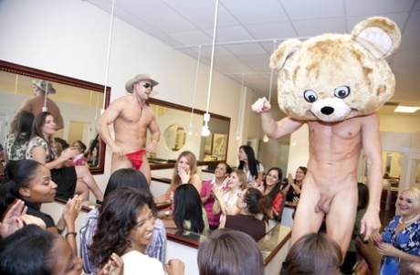 festa CFNM migliore per adulti foto