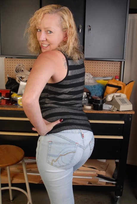 jeans maturi nudo caldo foto