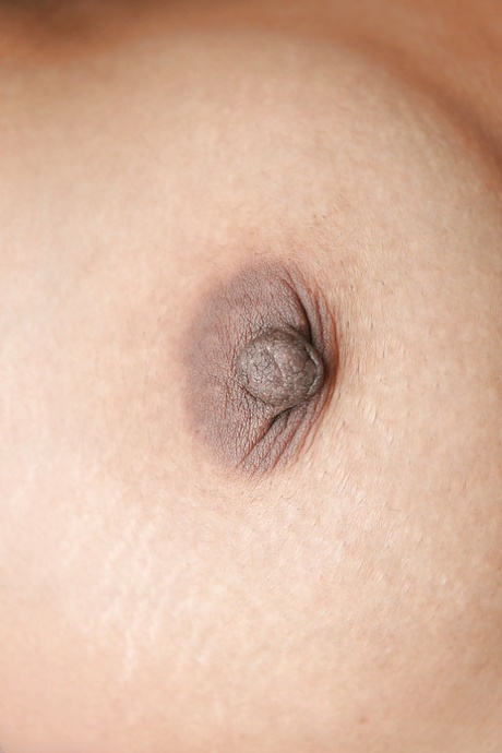 asiática de tetas pequeñas mejor imágenes