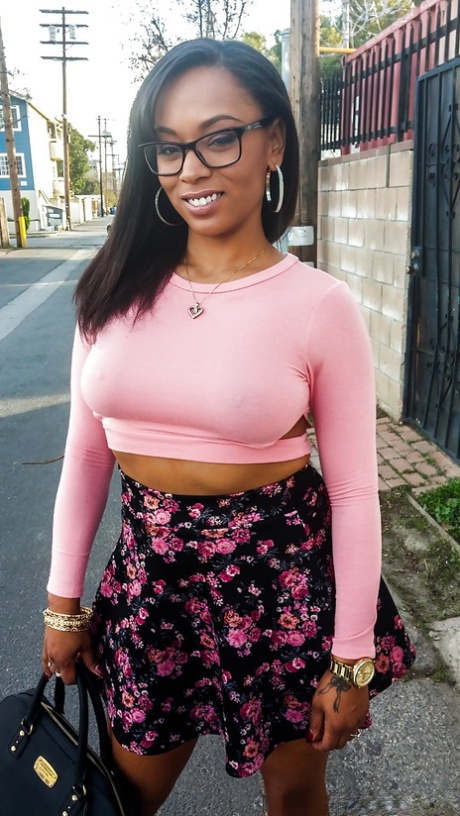 Porsha Carrera art actress pics