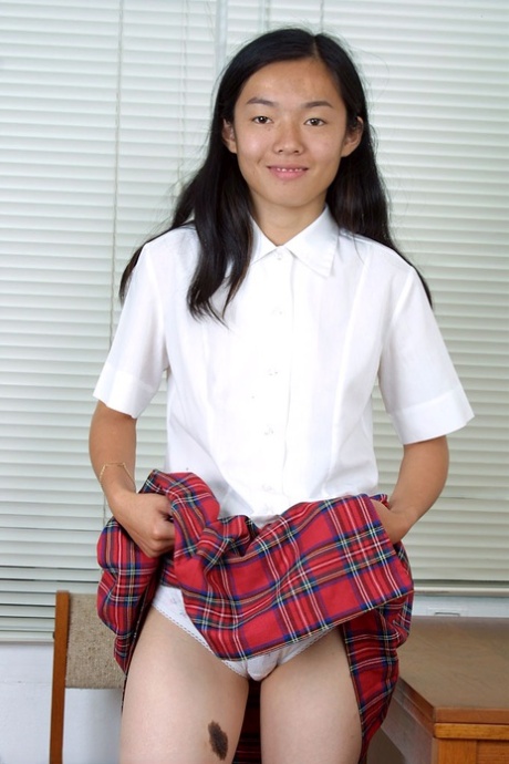 mutandine asiatiche xxx nudo Immagine