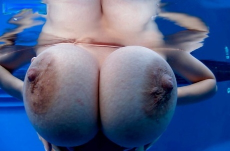 dark nipples sexy nudes pictures