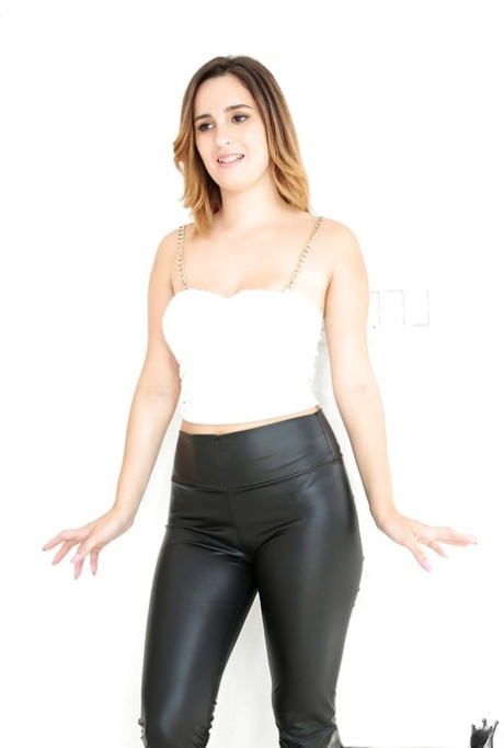 Mia Scarlett xxx actress photos