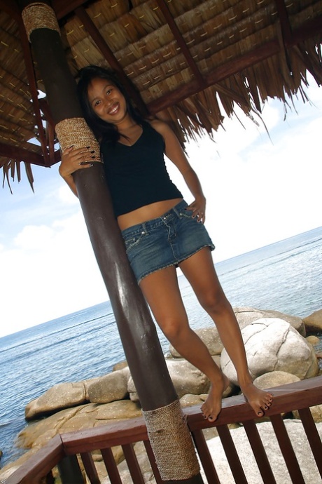 latina skirt sexy nudes galleries