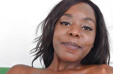 ibenholt ansigt xxx pornografisk Foto