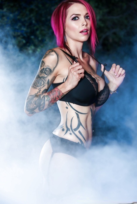 Anna Bell Peaks model perfect images