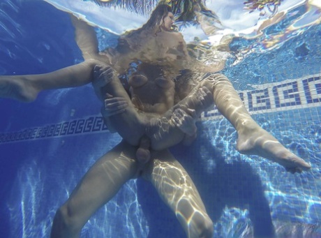Unterwasser nacktheit erotische fotos