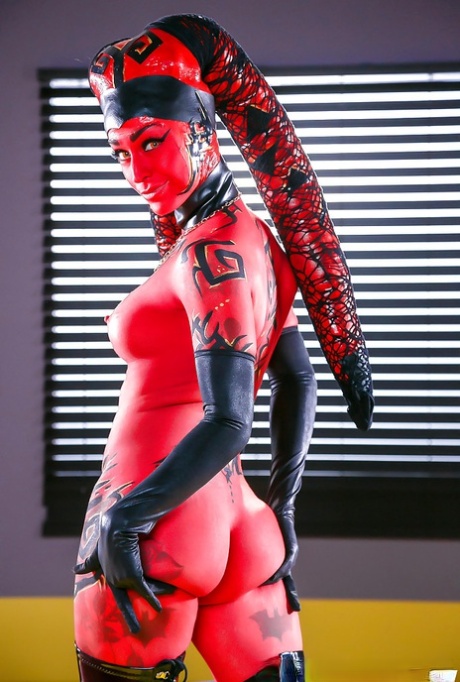 costume naked pics