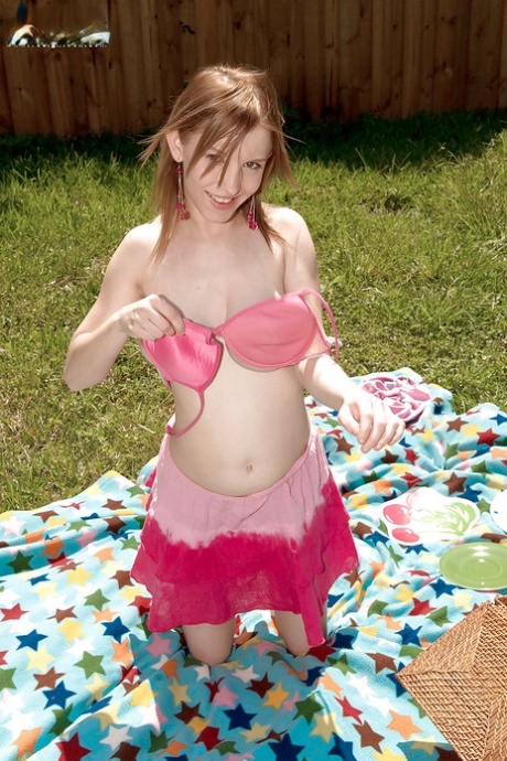pregnant teen nudes img